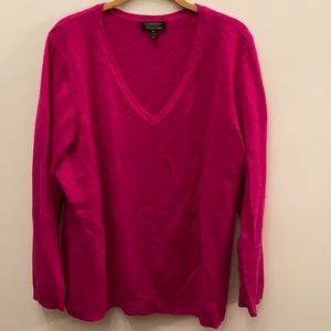 Cashmere v neck sweater